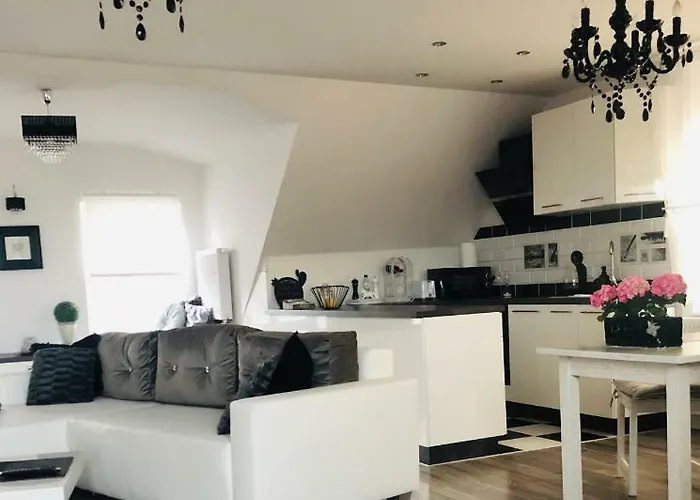 Rynek Pniewy Apartment *