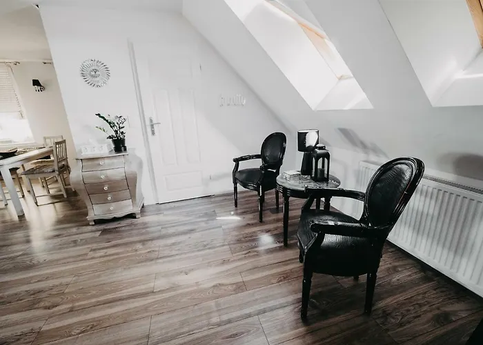 Rynek Pniewy Apartment *